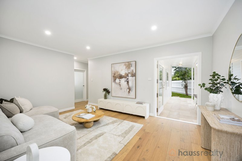 Photo - 3 Kenilworth Street, Sherwood QLD 4075 - Image 2