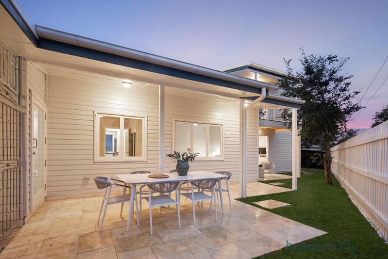 Photo - 3 Kenilworth Street, Sherwood QLD 4075 - Image 4