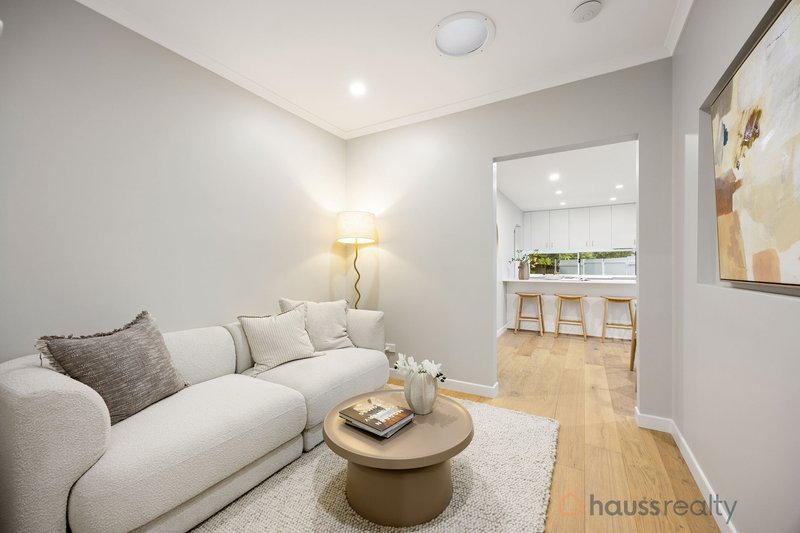 Photo - 3 Kenilworth Street, Sherwood QLD 4075 - Image 5