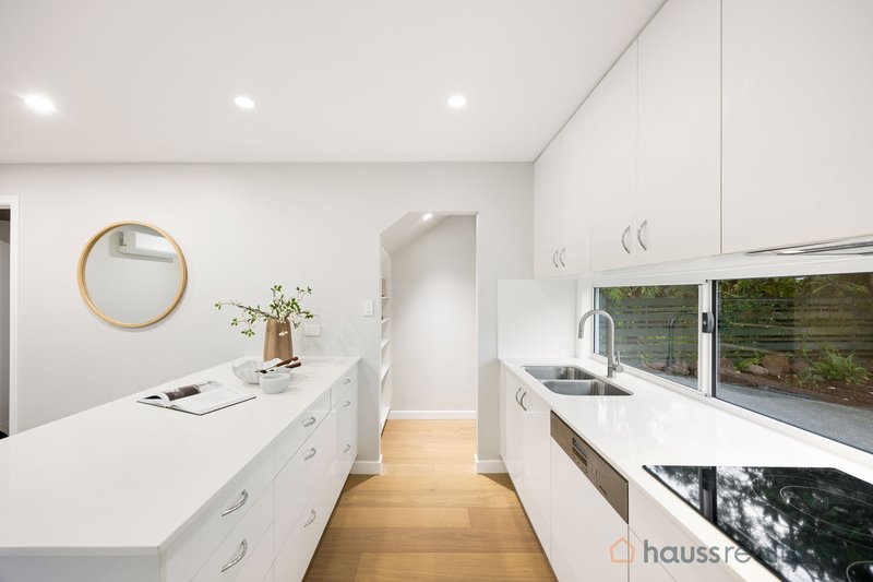 Photo - 3 Kenilworth Street, Sherwood QLD 4075 - Image 8