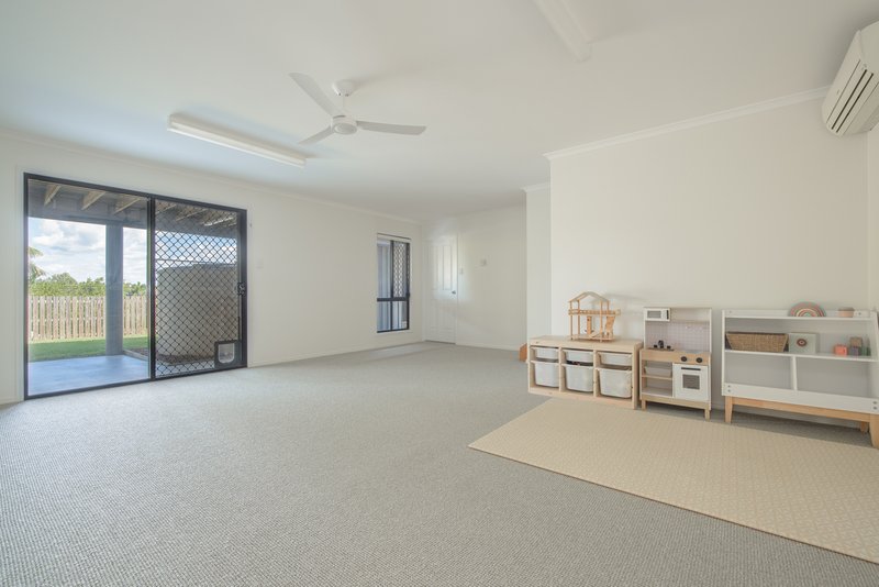 Photo - 3 Kensington Place, Kin Kora QLD 4680 - Image 17