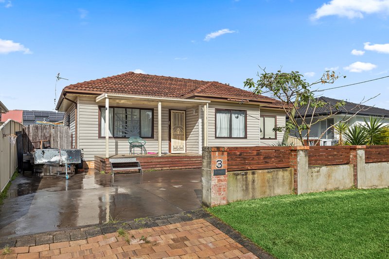 Photo - 3 Keross Avenue, Barrack Heights NSW 2528 - Image 2