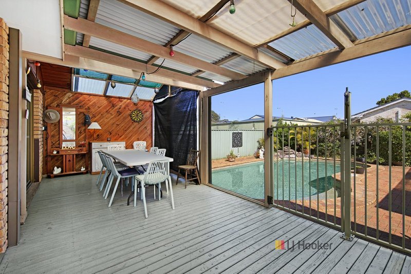 Photo - 3 Kewalo Avenue, Budgewoi NSW 2262 - Image 3