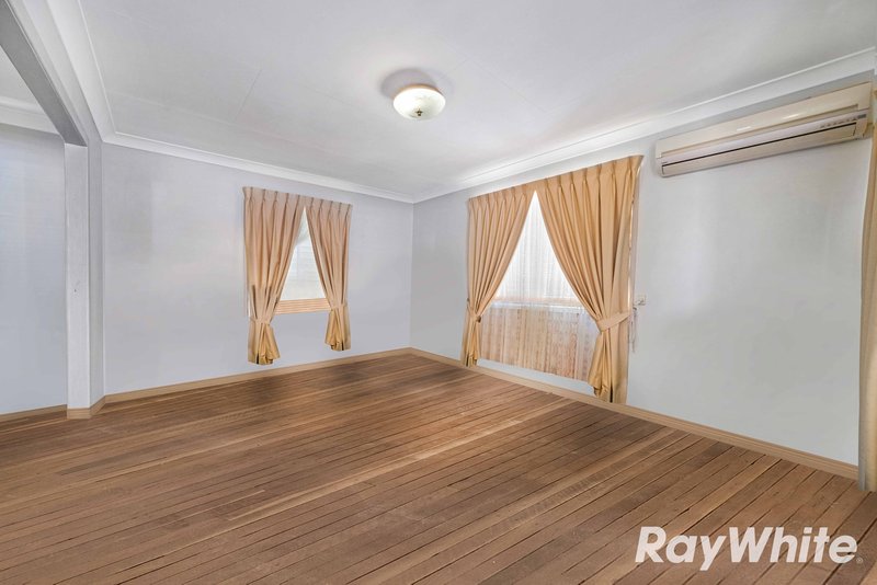 Photo - 3 Kiah Street, Eastern Heights QLD 4305 - Image 4