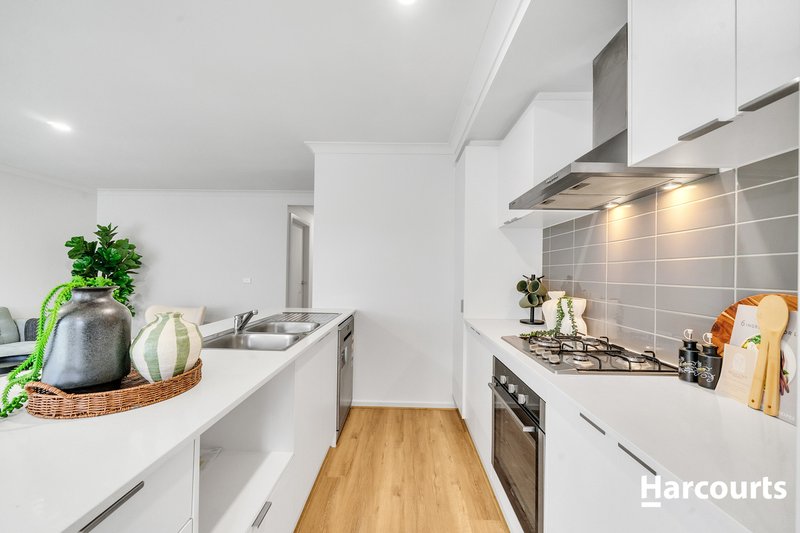 Photo - 3 Kichner Street, Tarneit VIC 3029 - Image 3