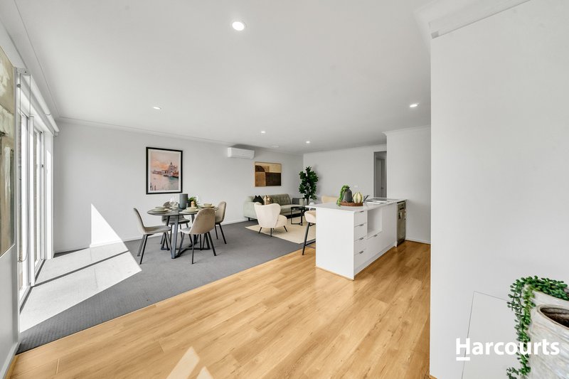 Photo - 3 Kichner Street, Tarneit VIC 3029 - Image 4
