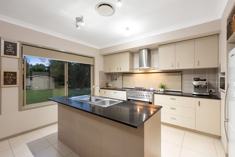 Photo - 3 Kingfisher Drive, Upper Kedron QLD 4055 - Image 3