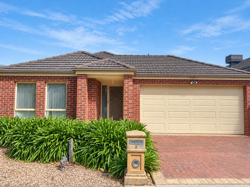 Photo - 3 Kinkora Crescent, South Morang VIC 3752 - Image 2