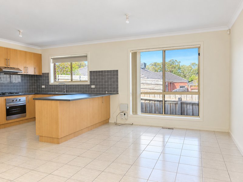 Photo - 3 Kinkora Crescent, South Morang VIC 3752 - Image 6