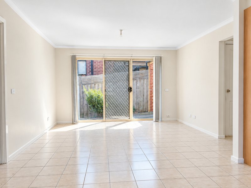 Photo - 3 Kinkora Crescent, South Morang VIC 3752 - Image 7
