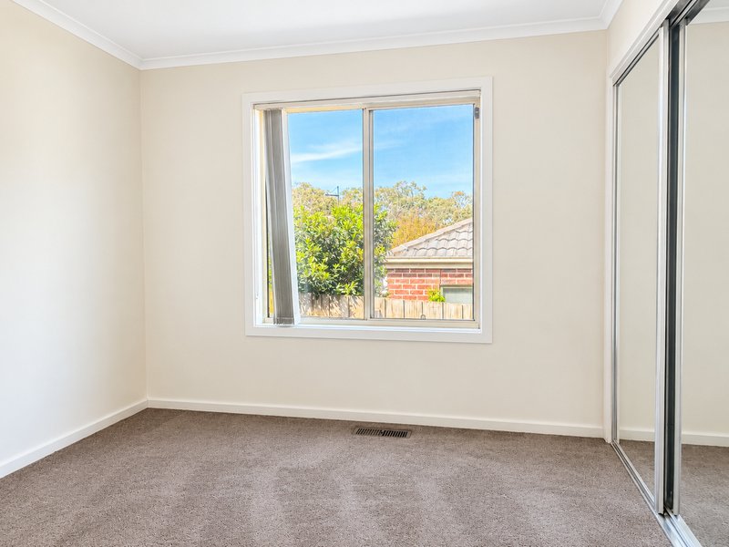 Photo - 3 Kinkora Crescent, South Morang VIC 3752 - Image 8