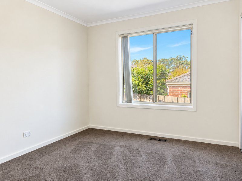 Photo - 3 Kinkora Crescent, South Morang VIC 3752 - Image 9