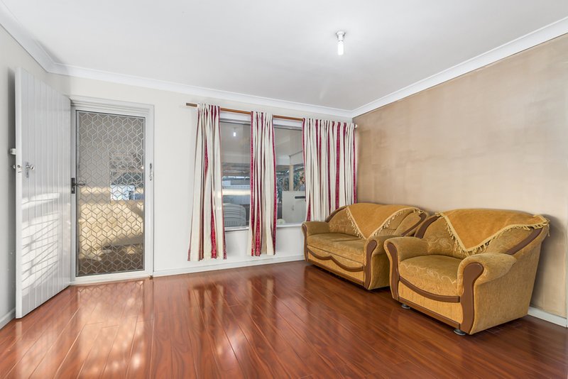 Photo - 3 Kinkuna St , Busby NSW 2168 - Image 4