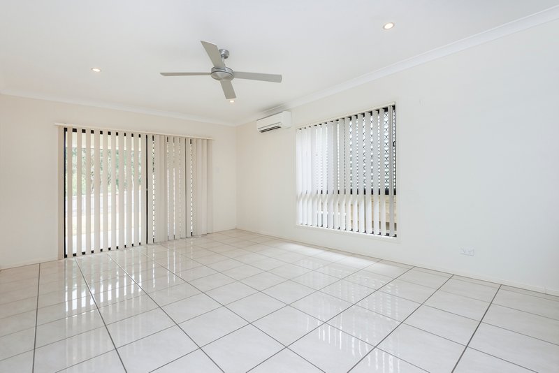 Photo - 3 Klim Street, Calamvale QLD 4116 - Image 4