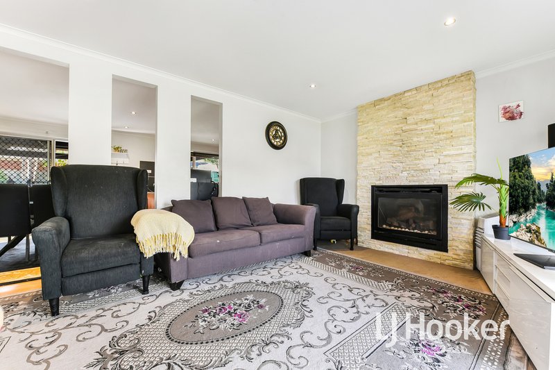 Photo - 3 Kooyong Close, Hampton Park VIC 3976 - Image 4