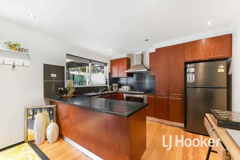 Photo - 3 Kooyong Close, Hampton Park VIC 3976 - Image 6