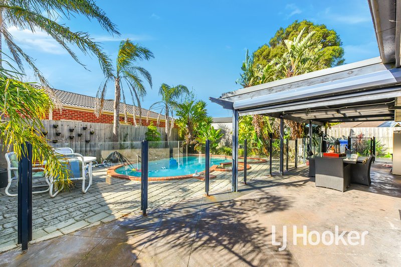 Photo - 3 Kooyong Close, Hampton Park VIC 3976 - Image 12