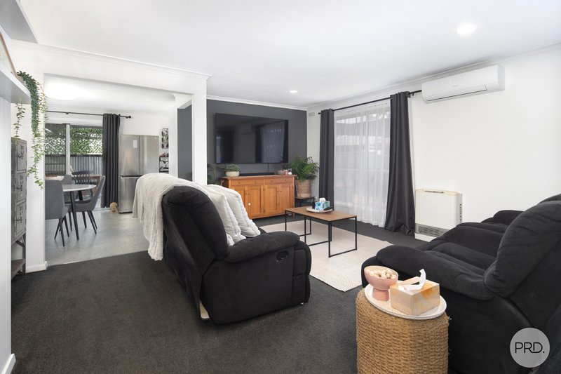 Photo - 3 Kowree Crescent, Sebastopol VIC 3356 - Image 2