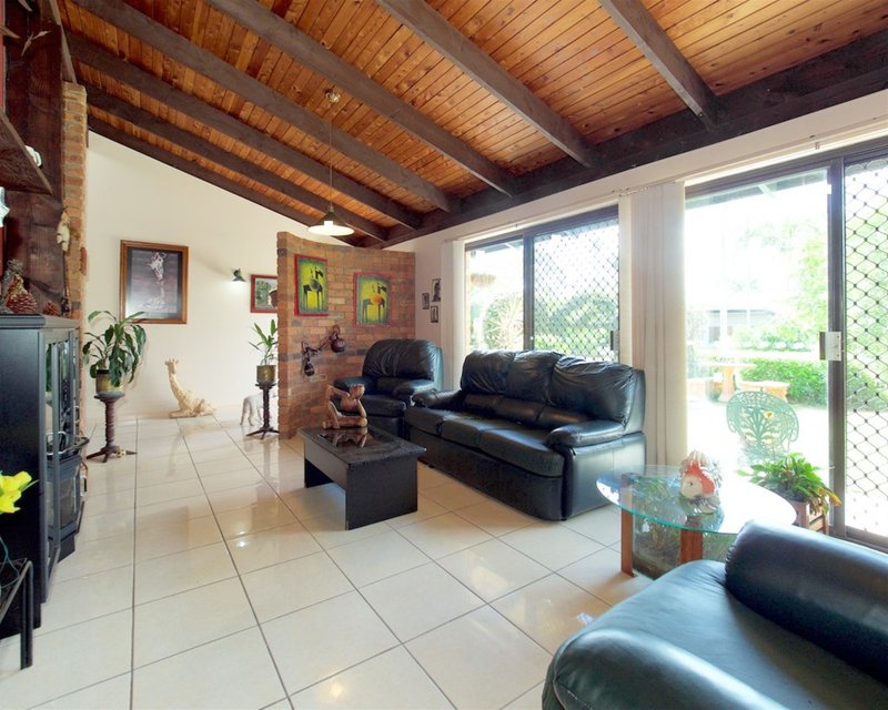 Photo - 3 La Senda Court, Springwood QLD 4127 - Image 2