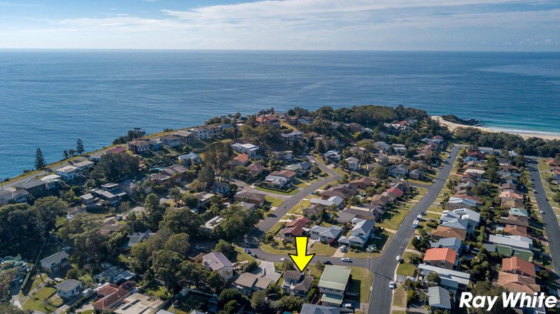 Photo - 3 Lake Vista Crescent, Forster NSW 2428 - Image 5