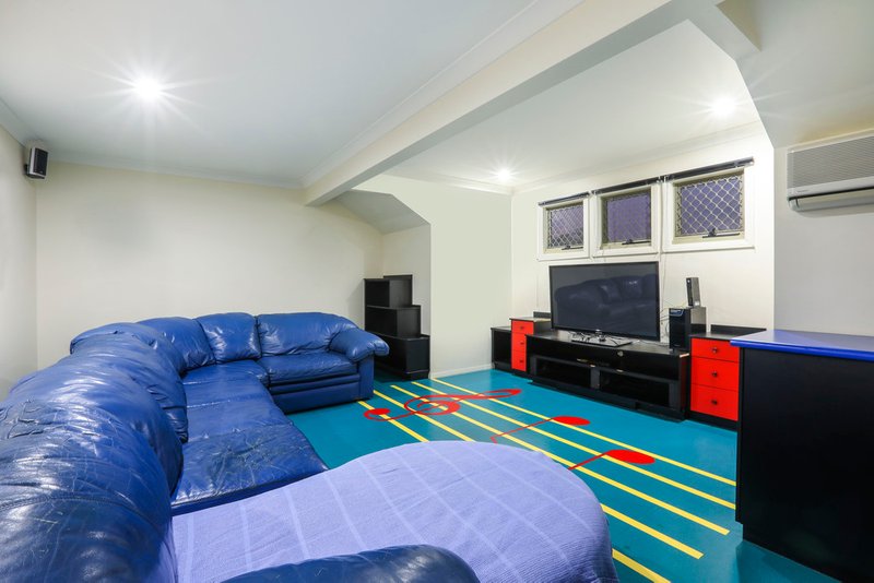 Photo - 3 Lamb Street, Broadbeach Waters QLD 4218 - Image 25