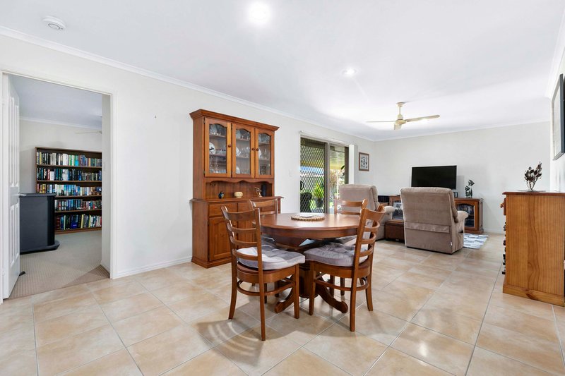 Photo - 3 Lambour Court, Point Vernon QLD 4655 - Image 5