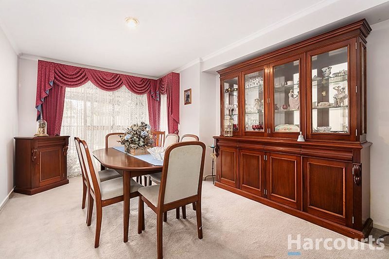 Photo - 3 Lanark Court, Glen Waverley VIC 3150 - Image 6