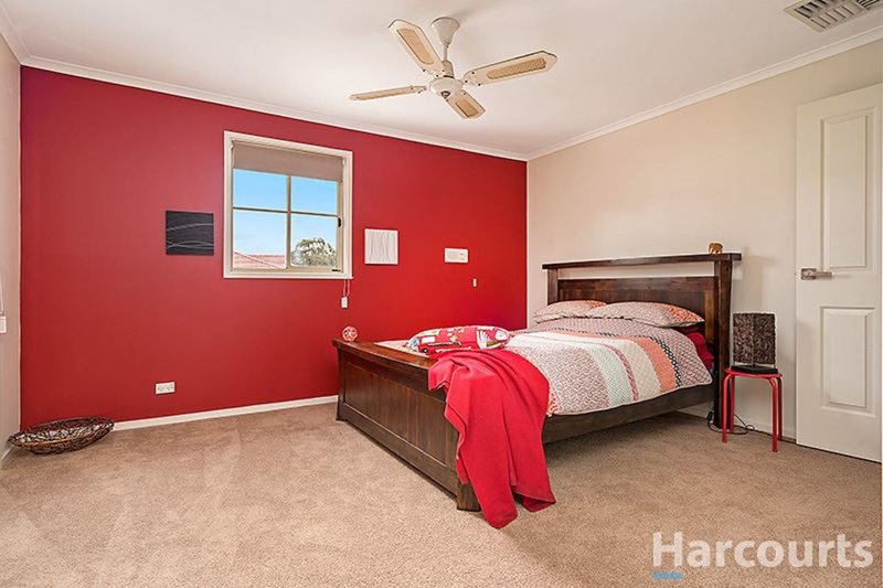 Photo - 3 Lanark Court, Glen Waverley VIC 3150 - Image 7