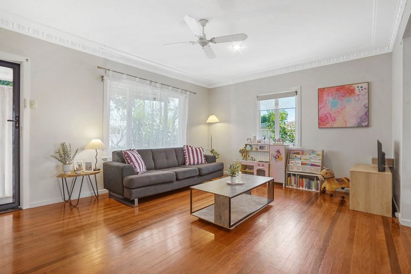 Photo - 3 Lancaster Avenue, Redcliffe QLD 4020 - Image 5