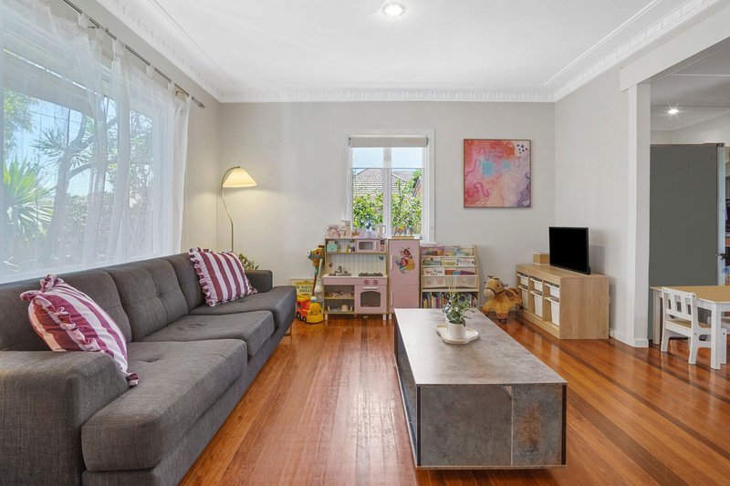 Photo - 3 Lancaster Avenue, Redcliffe QLD 4020 - Image 6