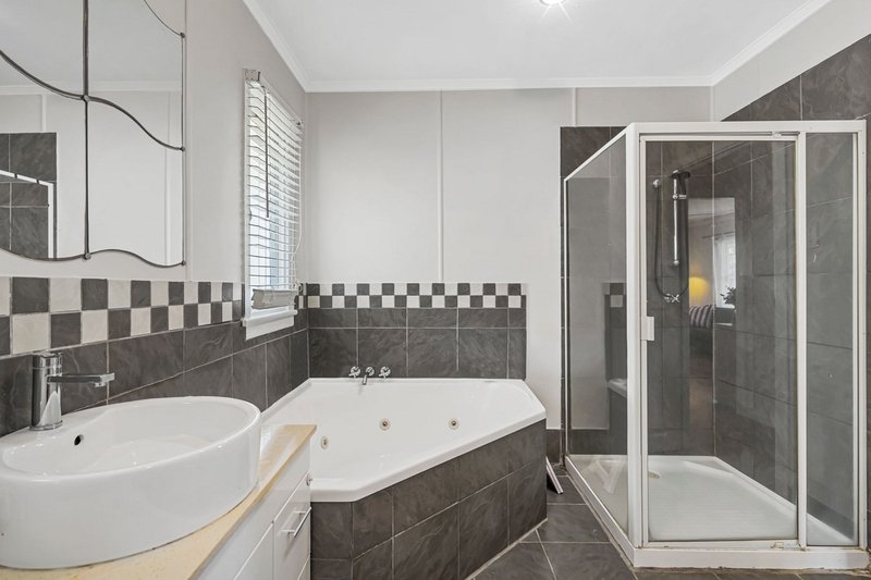 Photo - 3 Lancaster Avenue, Redcliffe QLD 4020 - Image 10