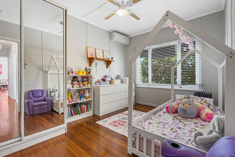 Photo - 3 Lancaster Avenue, Redcliffe QLD 4020 - Image 11