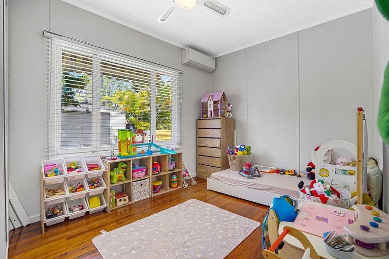 Photo - 3 Lancaster Avenue, Redcliffe QLD 4020 - Image 12