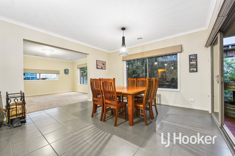 Photo - 3 Landy Circuit, Pakenham VIC 3810 - Image 6