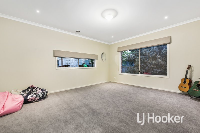 Photo - 3 Landy Circuit, Pakenham VIC 3810 - Image 10