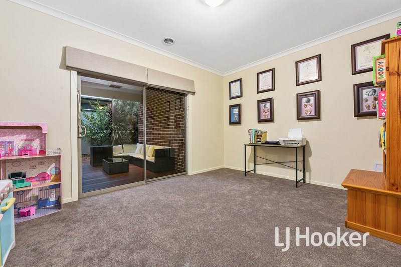 Photo - 3 Landy Circuit, Pakenham VIC 3810 - Image 11