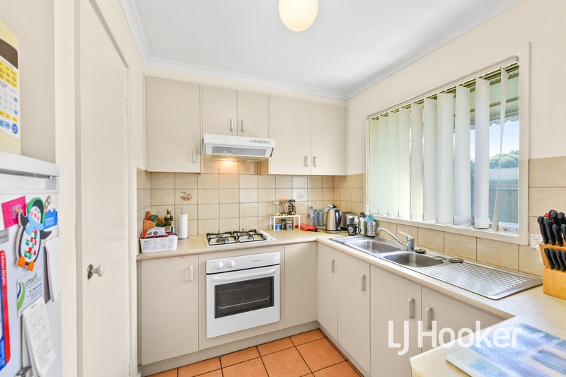 Photo - 3 Lansell Drive, Cranbourne North VIC 3977 - Image 6