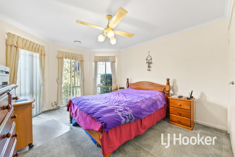 Photo - 3 Lansell Drive, Cranbourne North VIC 3977 - Image 7