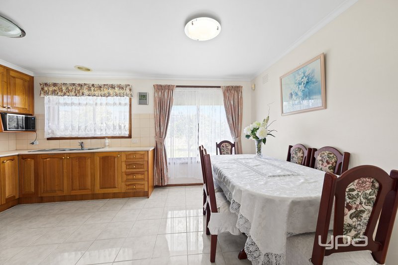 Photo - 3 Lantana Court, St Albans VIC 3021 - Image 6