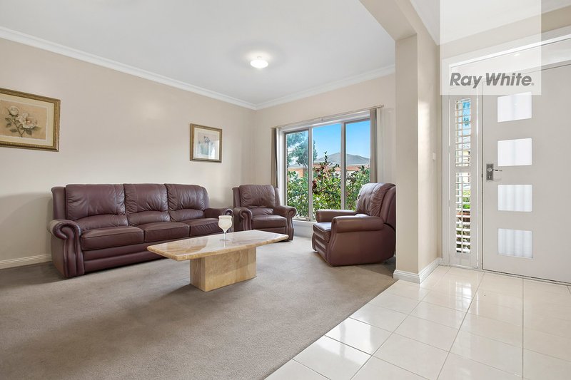 Photo - 3 Lapwing Road, South Morang VIC 3752 - Image 2