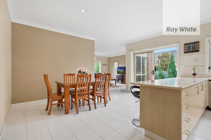 Photo - 3 Lapwing Road, South Morang VIC 3752 - Image 4