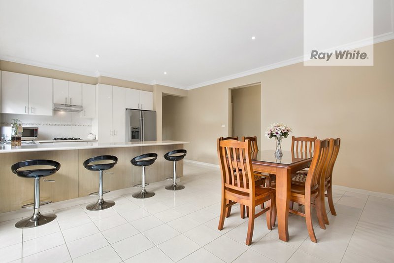 Photo - 3 Lapwing Road, South Morang VIC 3752 - Image 5