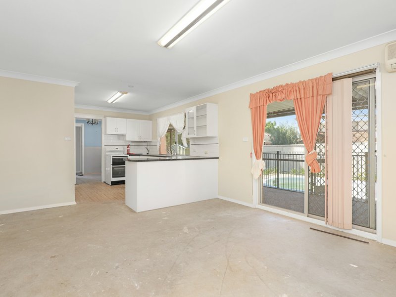 Photo - 3 Larkspur Parade, Metford NSW 2323 - Image 4