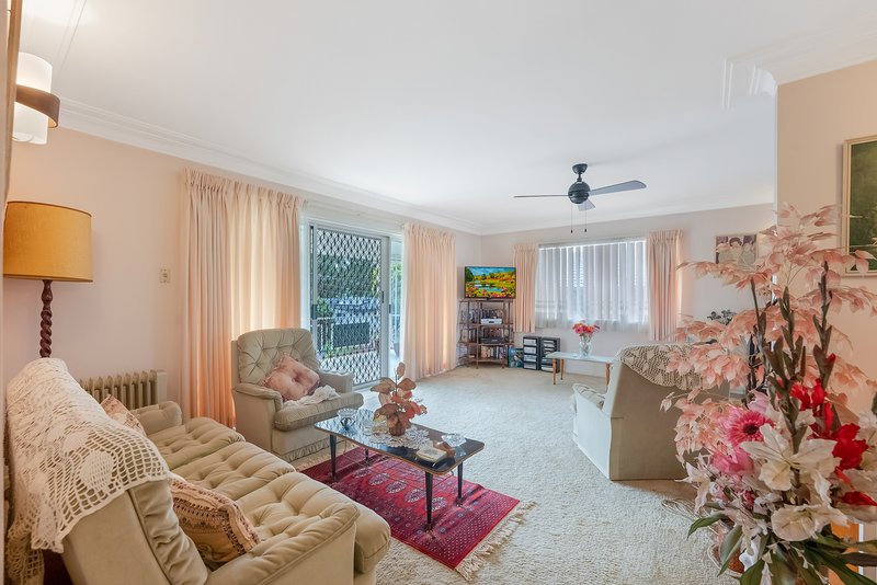 Photo - 3 Larwood Street, Upper Mount Gravatt QLD 4122 - Image 3