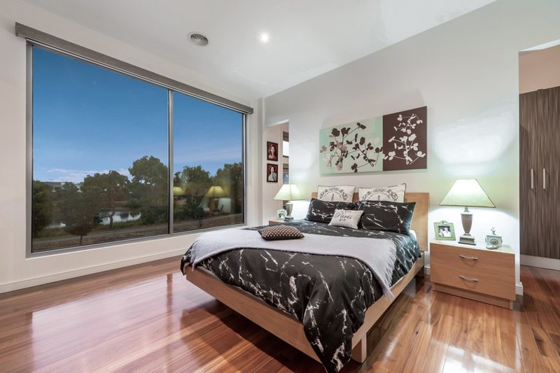 Photo - 3 Lauriston Quay, Caroline Springs VIC 3023 - Image 14