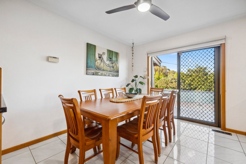 Photo - 3 Lawrence Crescent, Kambah ACT 2902 - Image 11