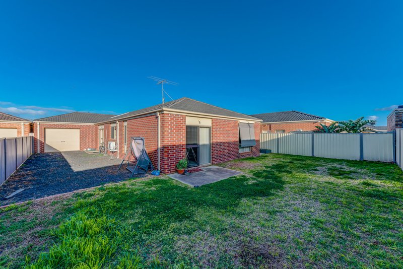 Photo - 3 Lazor Street, Truganina VIC 3029 - Image 4