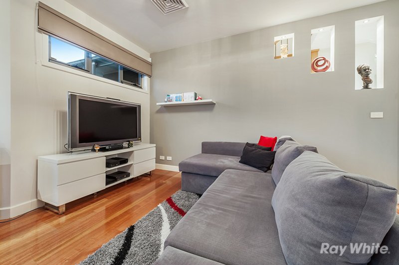 Photo - 3 Leichhardt Avenue, Burnside Heights VIC 3023 - Image 5