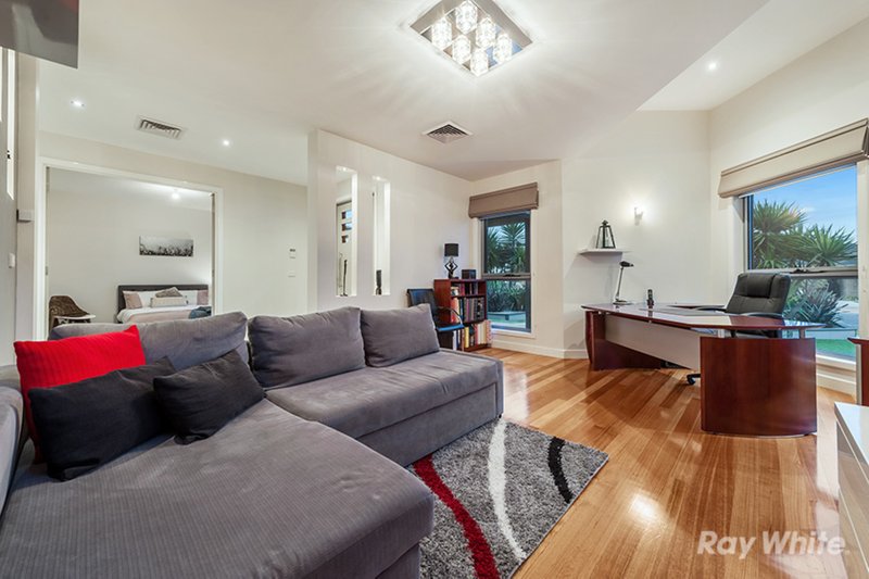 Photo - 3 Leichhardt Avenue, Burnside Heights VIC 3023 - Image 6