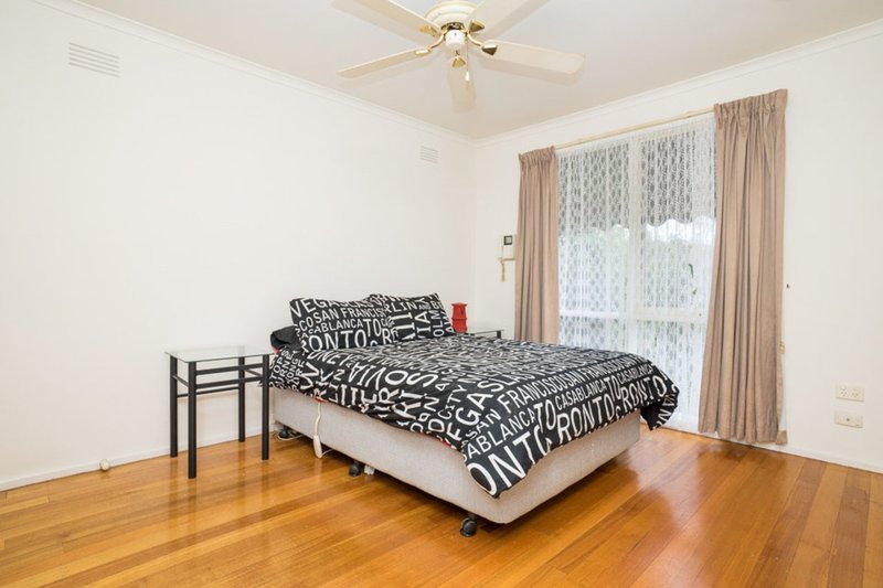 Photo - 3 Leigh Street, Werribee VIC 3030 - Image 9